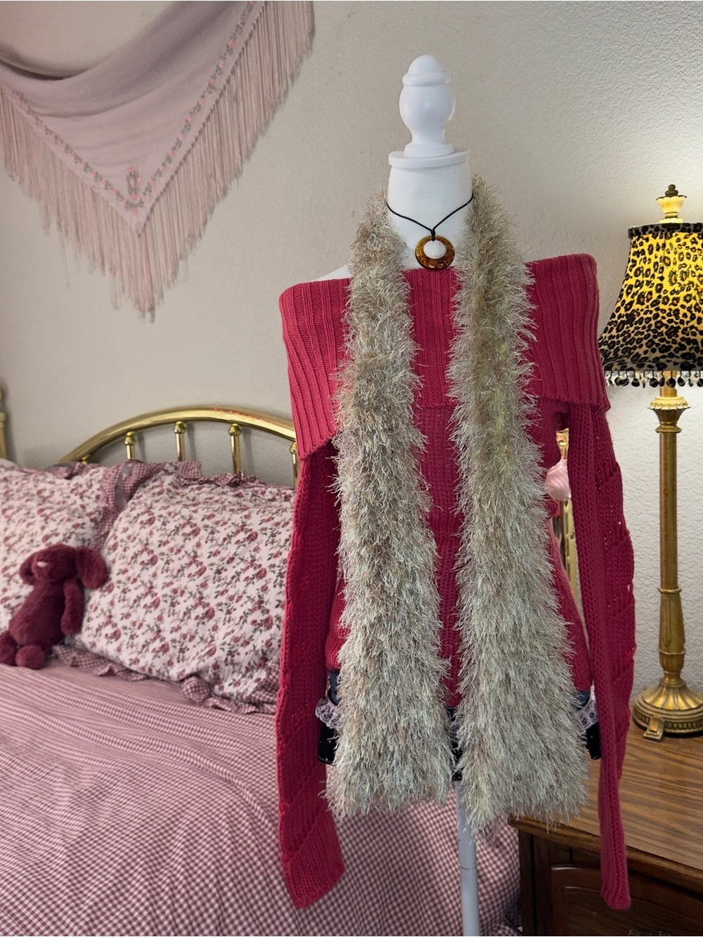 Y2K Fuzzy Scarf - Picture 6 of 7